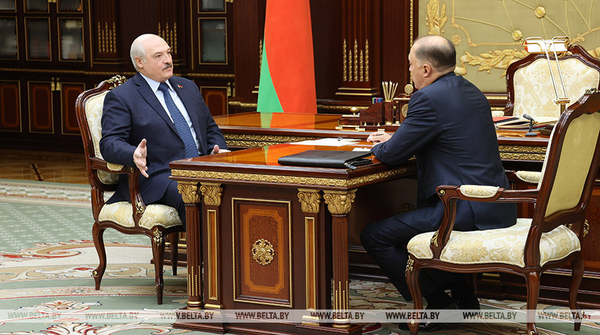 Лукашенко потребовал подготовить "абсолютно откровенную" Концепцию нацбезопасности