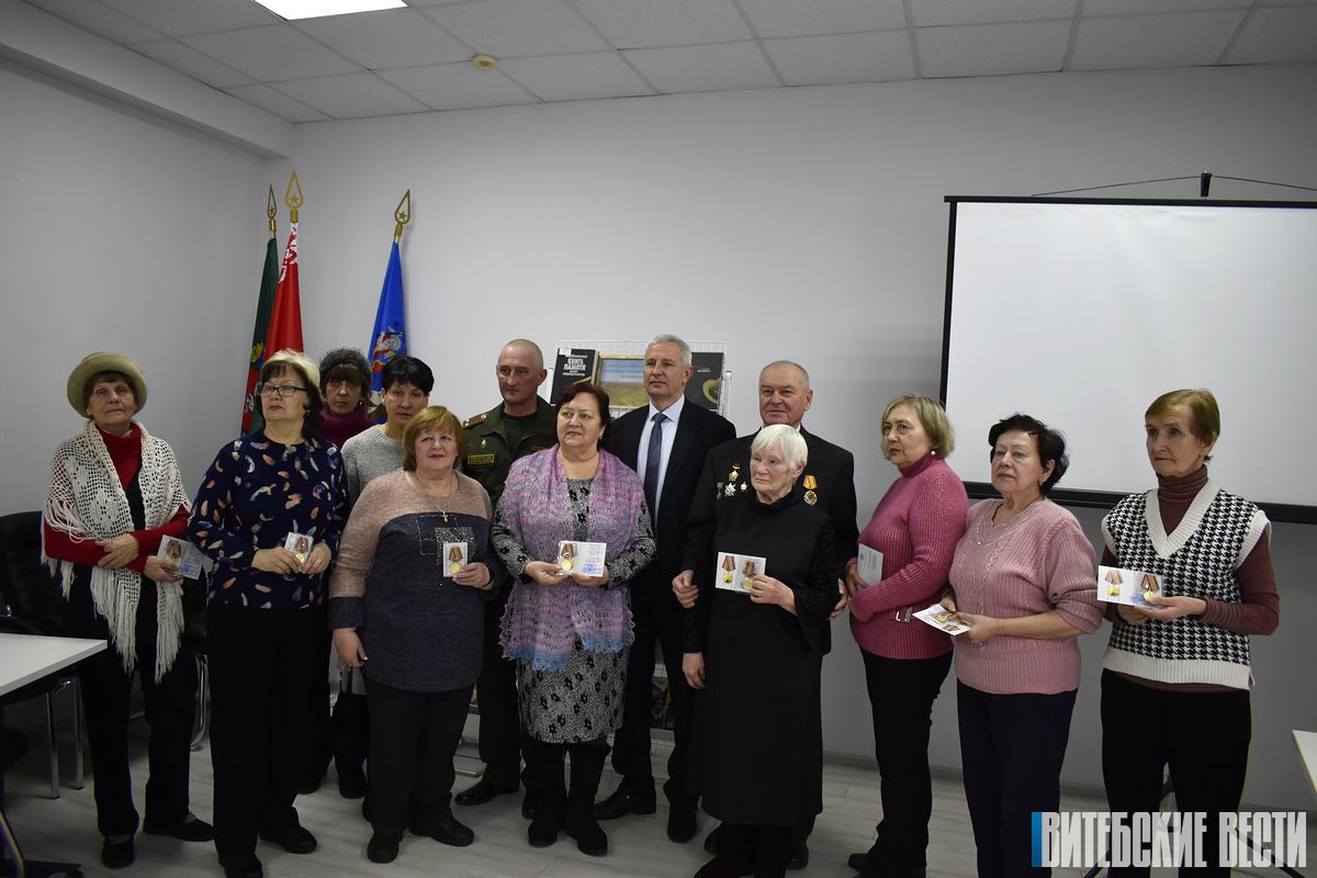 В Витебске вручили юбилейные медали «35 лет вывода советских войск из Афганистана» вдовам погибших воинов-интернационалистов