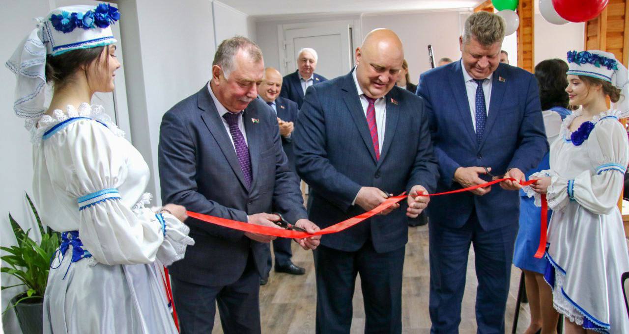 В Миорах открыли уникальное инклюзивное пространство для релаксации и социализации людей с инвалидностью