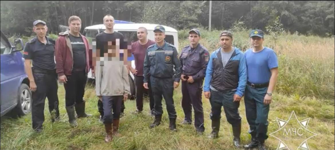 В Россонском районе нашли заблудившуюся в лесу жительницу