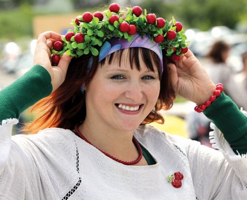Делегации из 8 стран примут участие в «Вишнёвом фестивале» в Глубоком 