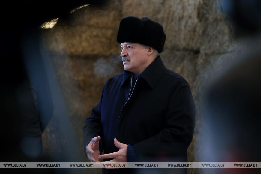 "Надо поставить жестко вопрос". Лукашенко о подготовке техники к весенним полевым работам