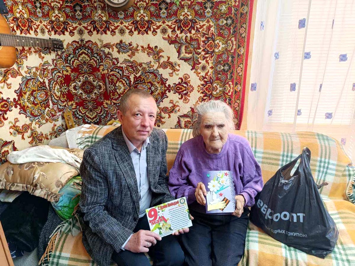 Жительнице Витебского района вручили почетный знак «В честь 80-летия полного освобождения Ленинграда от фашистской блокады»