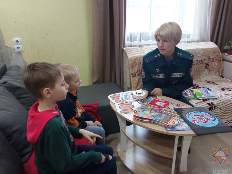 Узнали, могут ли семью определить в СОП, если дома нет автономных пожарных извещателей?