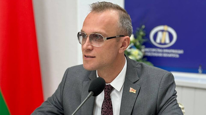 Андрей Ромашко о работе с населением: система ЖКХ должна строить диалог по схеме "поставщик-потребитель услуг"