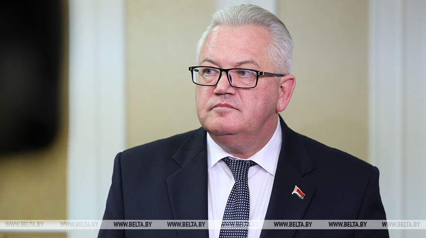 Карпенко проведет встречи с международными наблюдателями