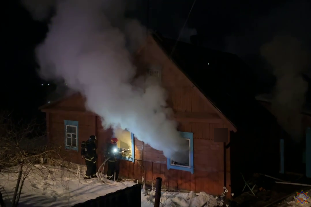 На пожаре в Глубоком погибла пенсионерка
