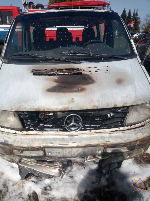 В Лепеле из-за пала сухой травы повреждены три автомобиля 