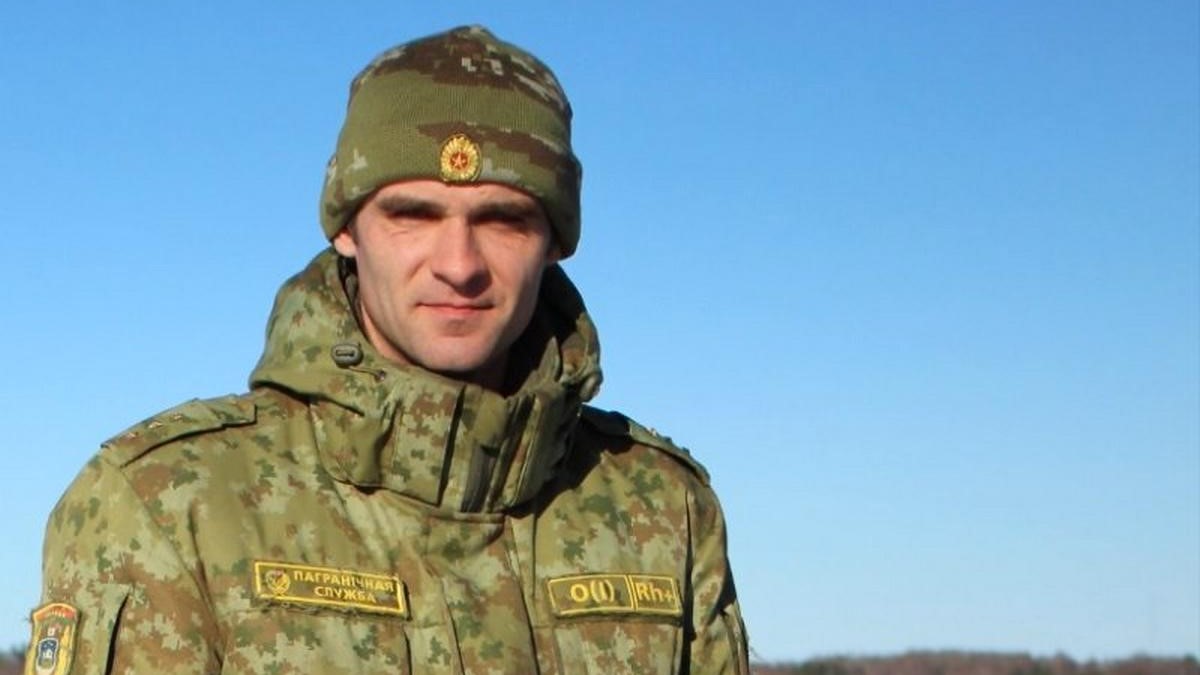 Кинолог Михаил Хомич с погранзаставы  «Друя» признан лучшим начальником службы собак  в Полоцком погранотряде