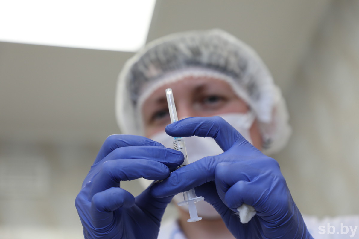 В Минздраве определили порядок вакцинации против инфекции COVID-19