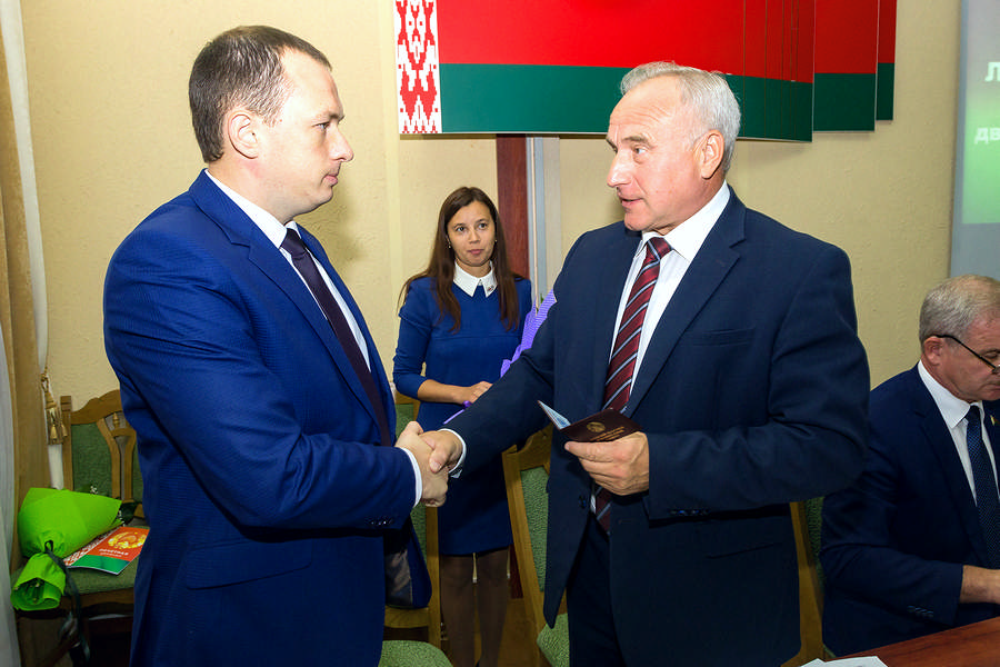 Новый председатель Лепельского райисполкома стал одним из самых молодых предриков страны
