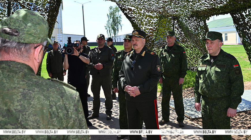 Военная тематика в центре внимания. Лукашенко приехал к ракетчикам в Осиповичский район