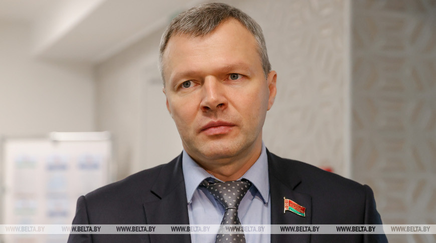 "Людей беспокоит, в какой стране им жить". Романов об активности обсуждения законопроекта о ВНС