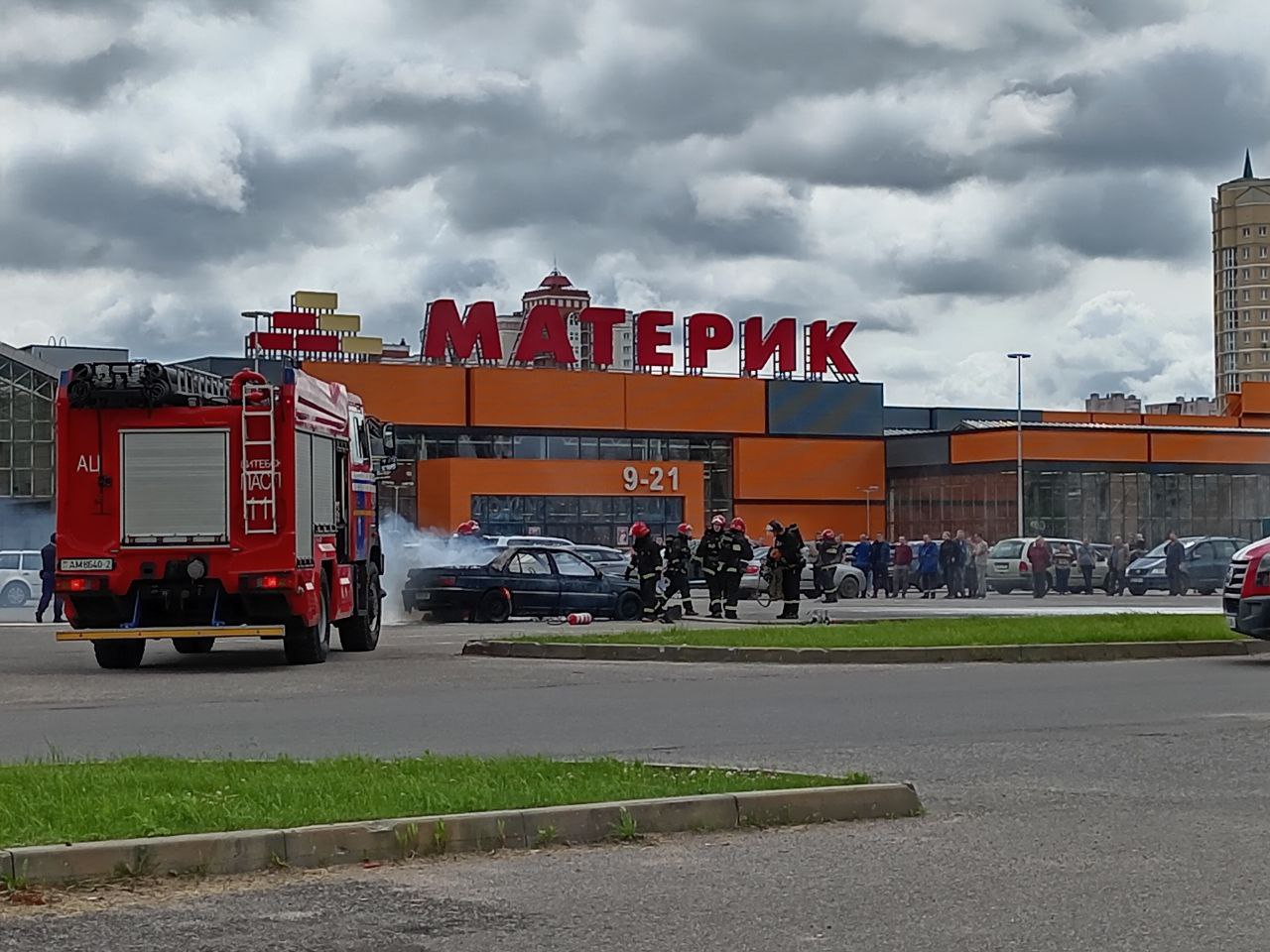 Фотофакт: В Витебске горел автомобиль