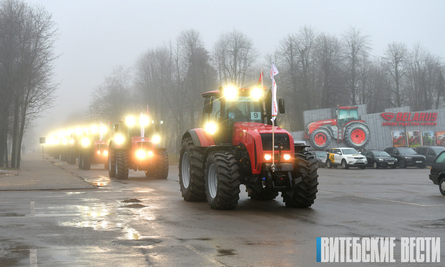 В Витебскую область прибыло более 260 тракторов «Беларус»
