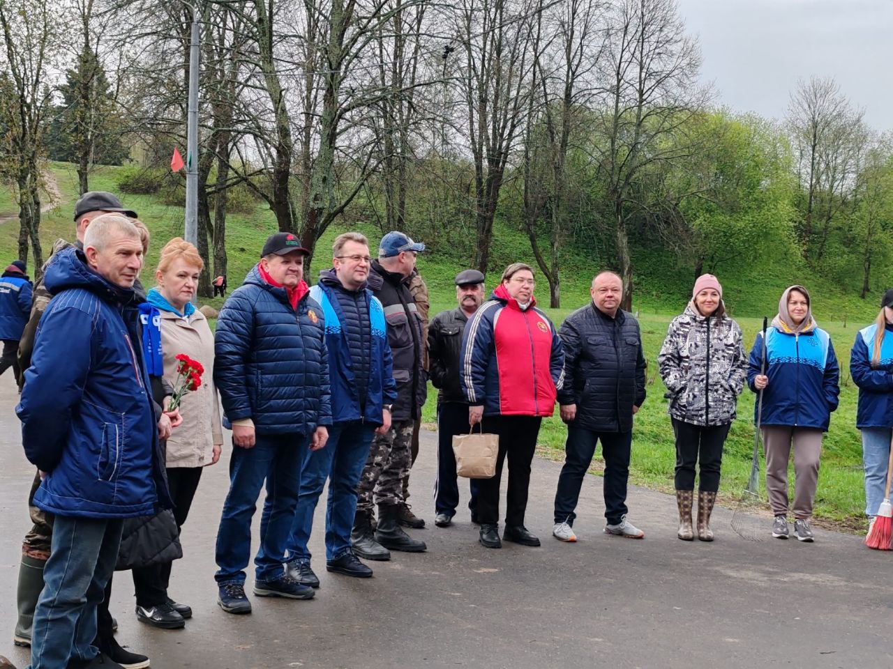 В Полоцке главным объектом республиканского субботника стал Курган Бессмертия в парке имени 50-летия Советской власти