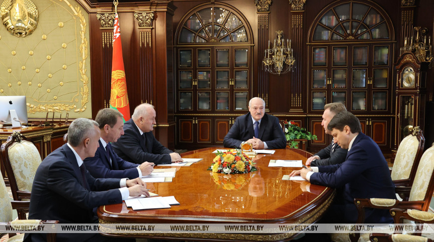 Александр Лукашенко предложил корпорации "ВЭБ.РФ" активнее сотрудничать с Беларусью, но есть одно условие