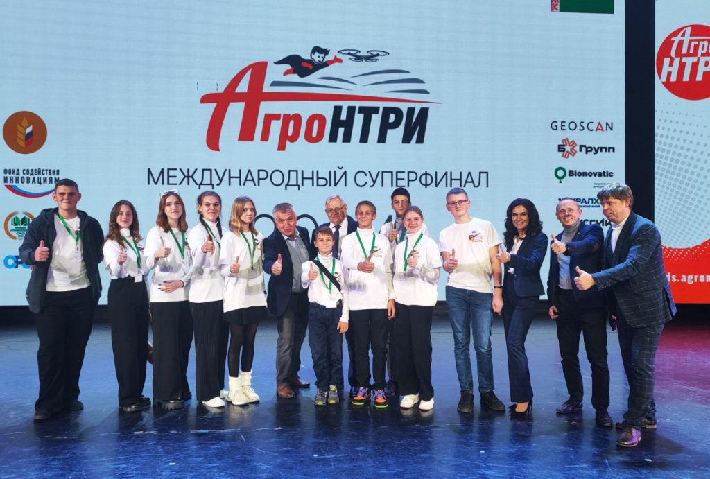 Сборная Беларуси с представителями Витебской области в составе стала одним из победителей конкурса среди школьников в Москве 