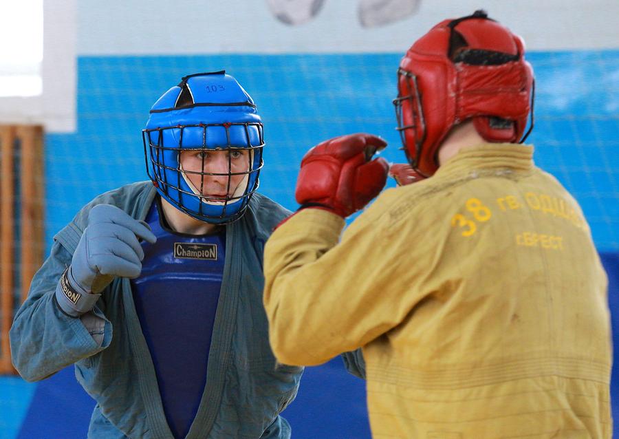 Чемпионат по армейскому рукопашному бою в Витебске определил сильнейших десантников