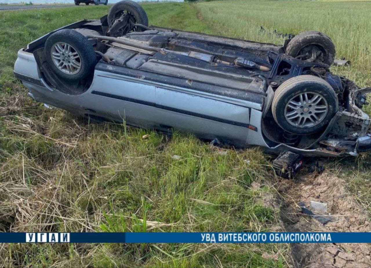 В Шарковщинском районе автомобиль слетел в кювет