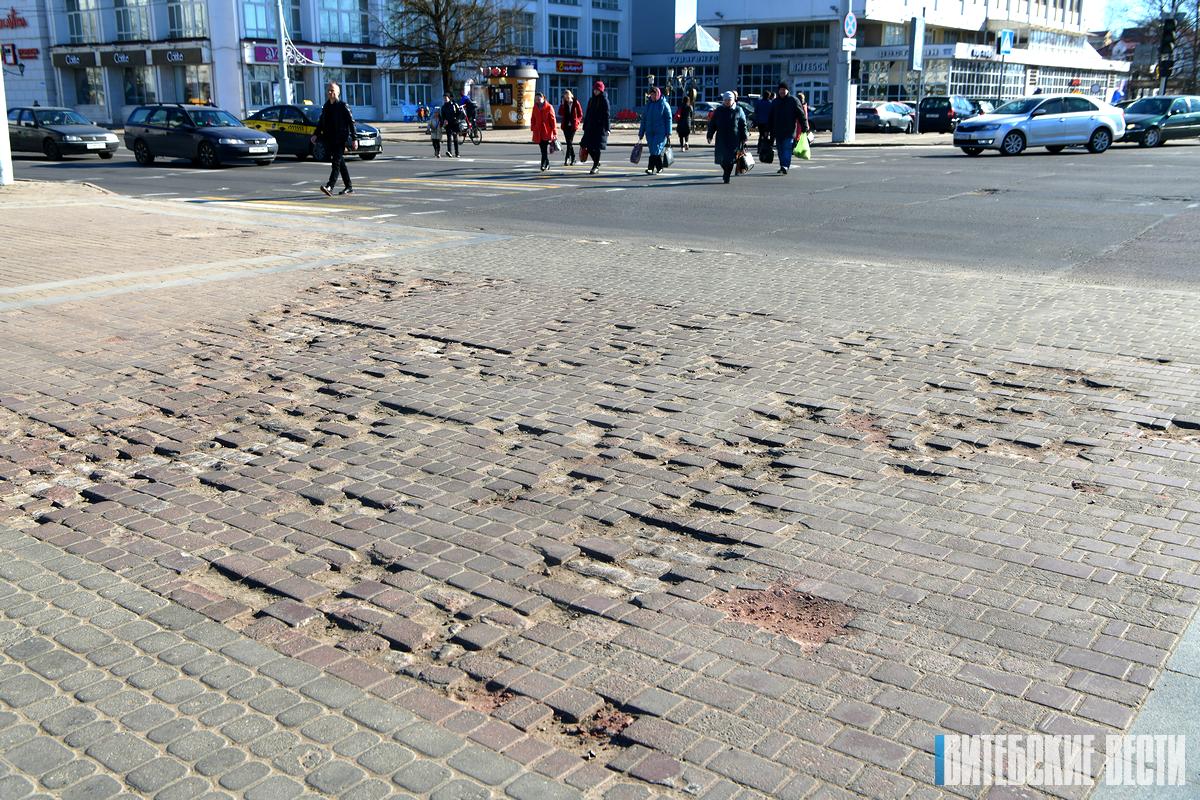 Против лома нет приема: почему в Витебске тротуарная плитка быстро приходит в негодность?