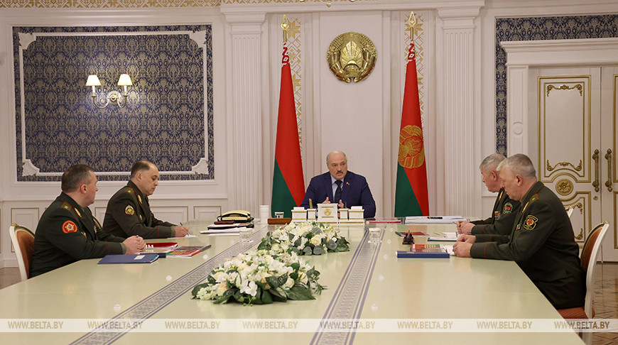 Обстановка по периметру, беженцы и армейская поддержка. Охрану госграницы обсудили у Александра Лукашенко