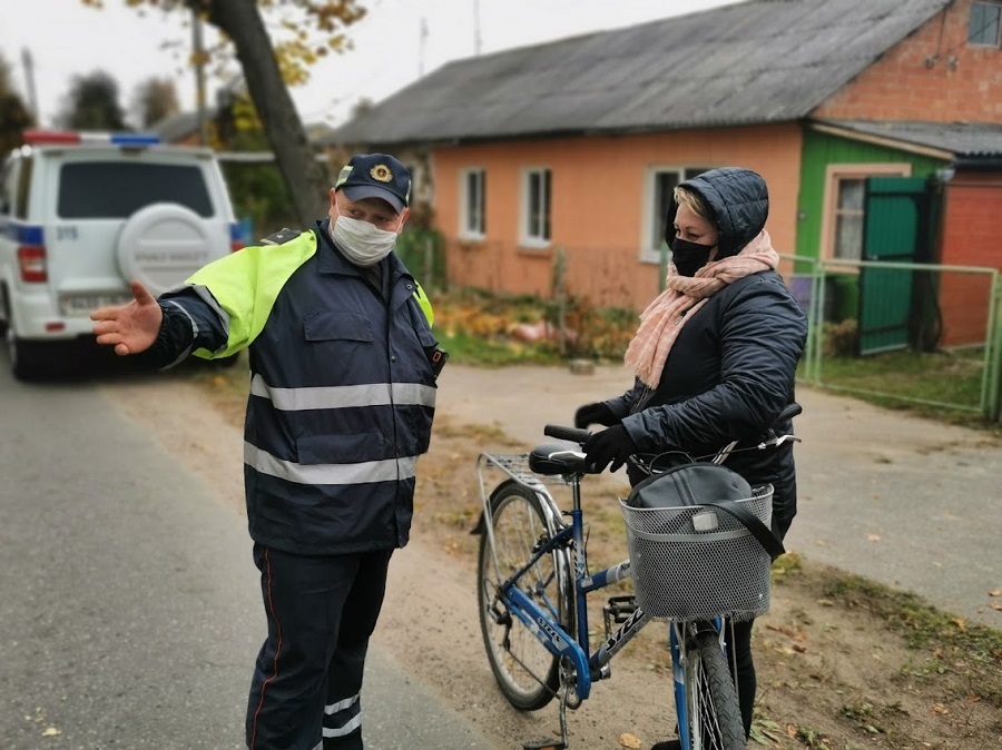 Госавтоинспекция Витебской области уделяет первостепенное внимание соблюдению ПДД пешеходами, особенно в сельской местности