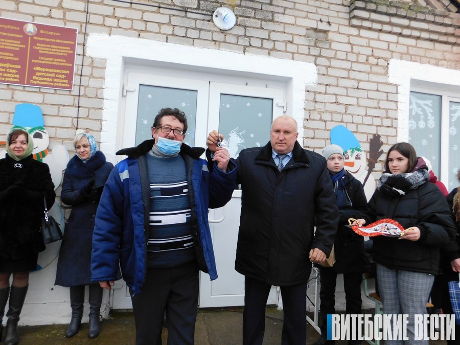 Школьный автобус подарили Мерецковской детскому саду — базовой школе в рамках акции «Наши дети»