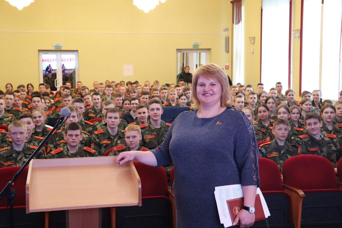 Депутат Палаты представителей Ирина Полякова встретилась с педагогами и учащимися Витебского района в рамках "Школы Активного гражданина"