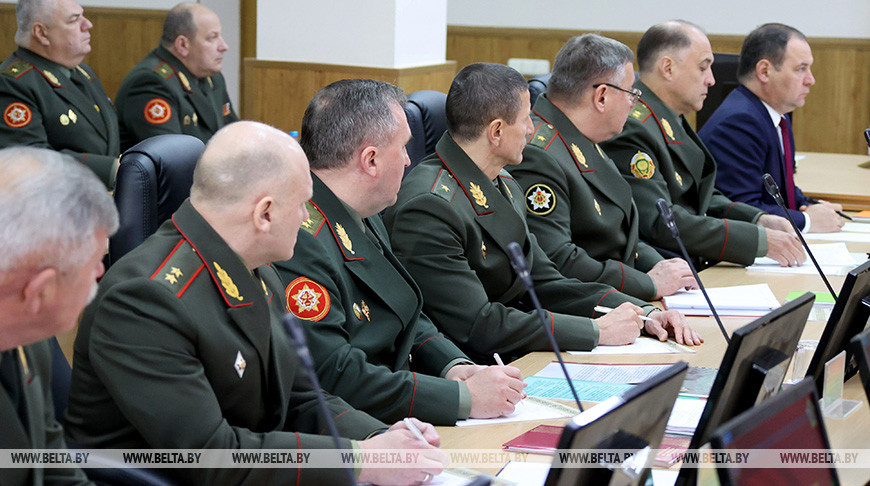 Александр Лукашенко: Польша наращивает военные силы у белорусских границ, Литва и Латвия пытаются не отставать