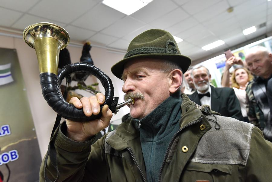 Старинные орудия охоты, трофеи и охотничий устав представлены на выставке в ратуше в Витебске