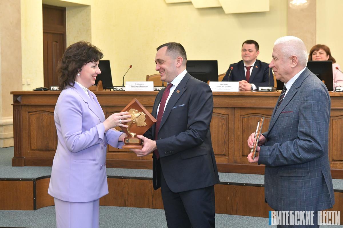 В Витебске прошла церемония награждения лауреатов областной премии за достижения в области качества в 2023 году