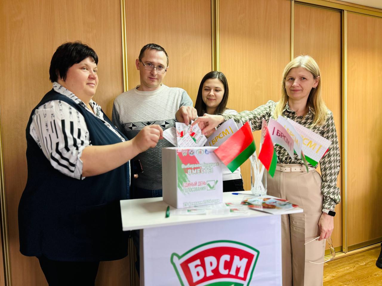 Пикеты, встречи, гашение почтовых марок. Какие электоральные мероприятия прошли в Витебской области 16 февраля?
