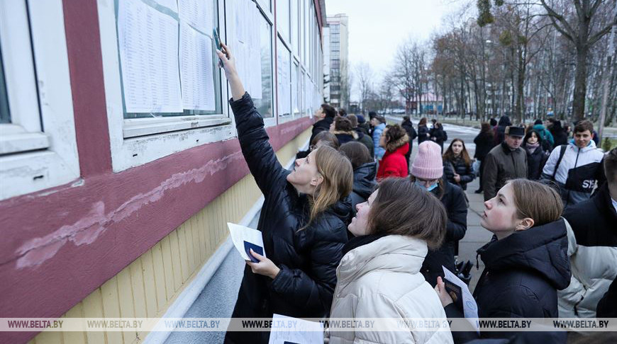 "Я ожидал, что будет труднее". Одиннадцатиклассник из Новолукомля о репетиции ЦЭ по английскому языку