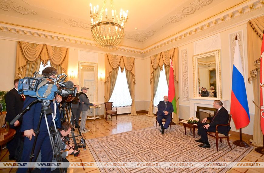 Президент Беларуси заявил о желании переориентировать на порты Санкт-Петербурга около 20 млн т грузов
