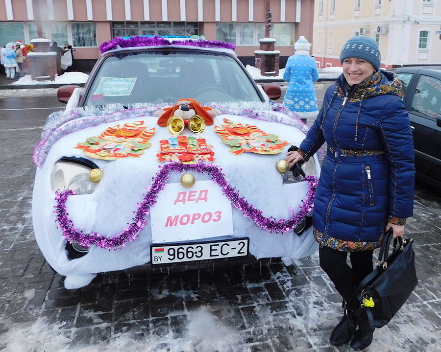Парад-конкурс по-новогоднему украшенных машин провели в Полоцке (+ФОТО)