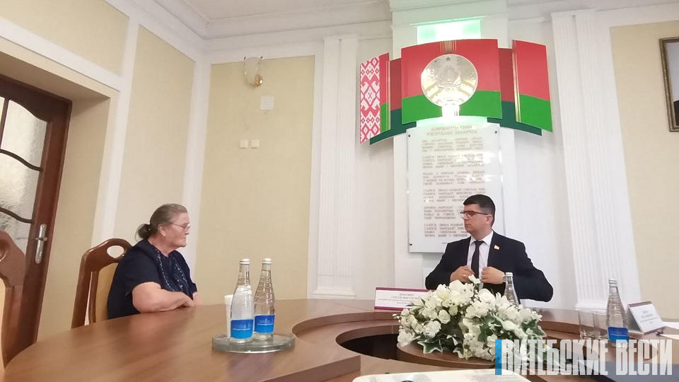 ФОТОФАКТ: помощник Президента - инспектор по Витебской области Сергей Левкович проводит прием граждан в Браславском районе