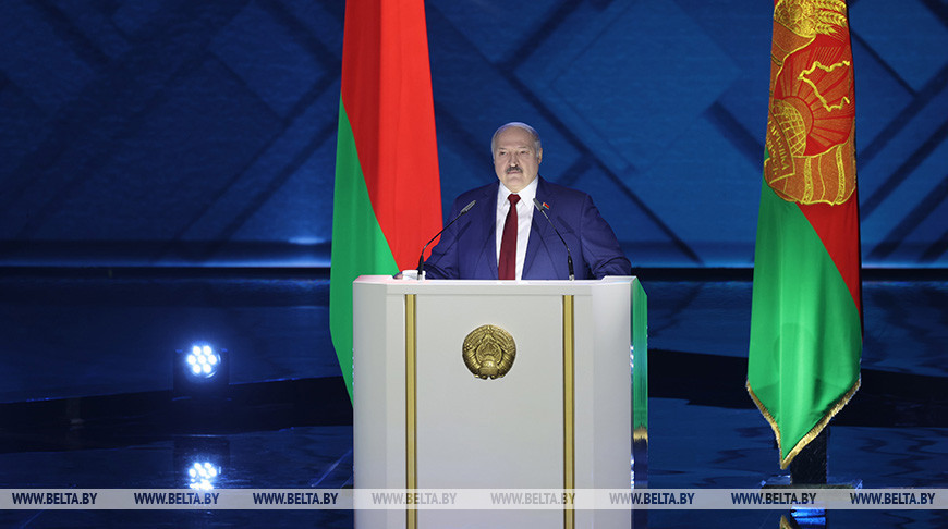 Александр Лукашенко: Год народного единства показал всему миру сплоченность и стойкость белорусов