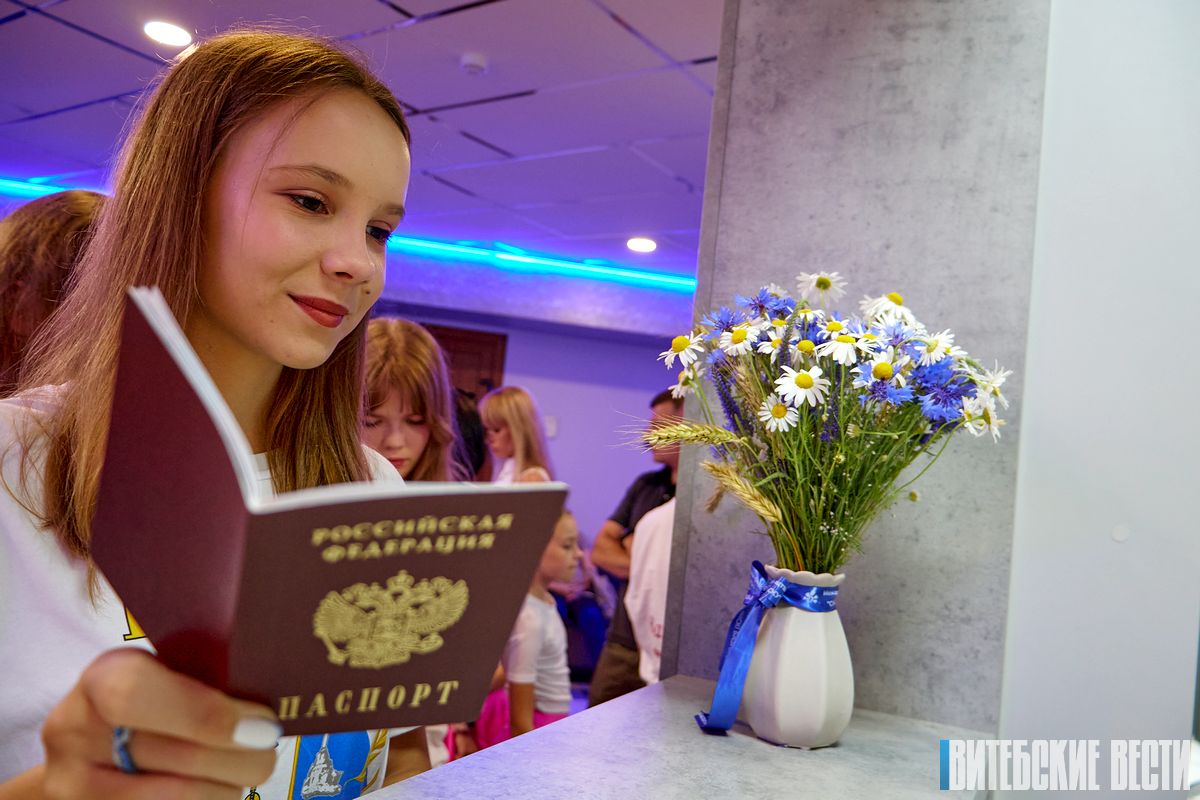 Фотофакт: В Витебске идет аккредитация гостей и участников фестиваля «Славянский базар»