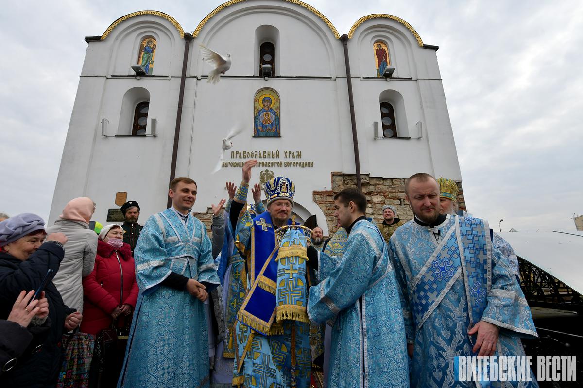 Патриарший экзарх всея Беларуси, митрополит Минский и Заславский Вениамин возглавил праздничное богослужение в Витебске