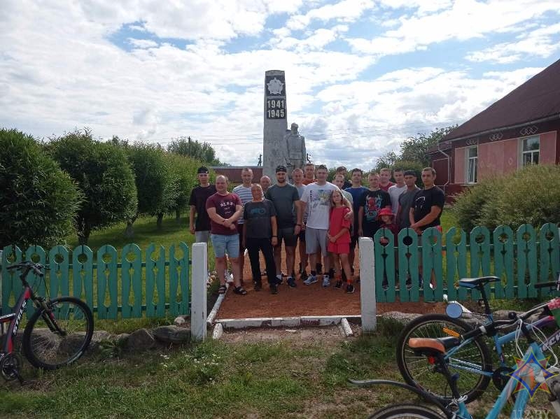 В Лепельском районе спасатели приняли участие в познавательном велопробеге