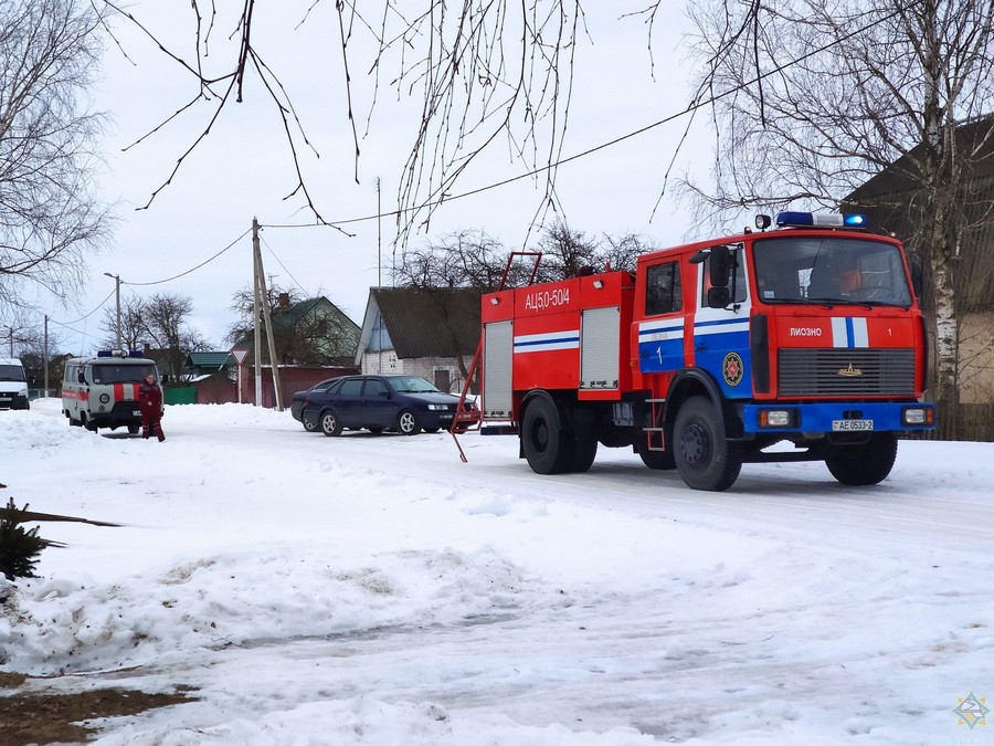 На пожаре в Лиозненском районе работники МЧС спасли мужчину