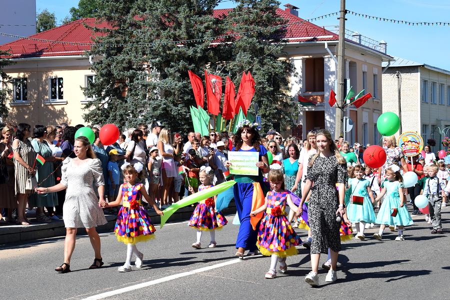 Городской поселок Бешенковичи ярко отмечает 576-летие