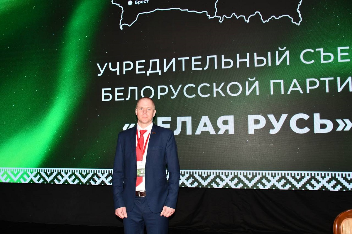 Виктор Бобков: "Формирование политической партии – наш ответ данности сегодняшнего дня"