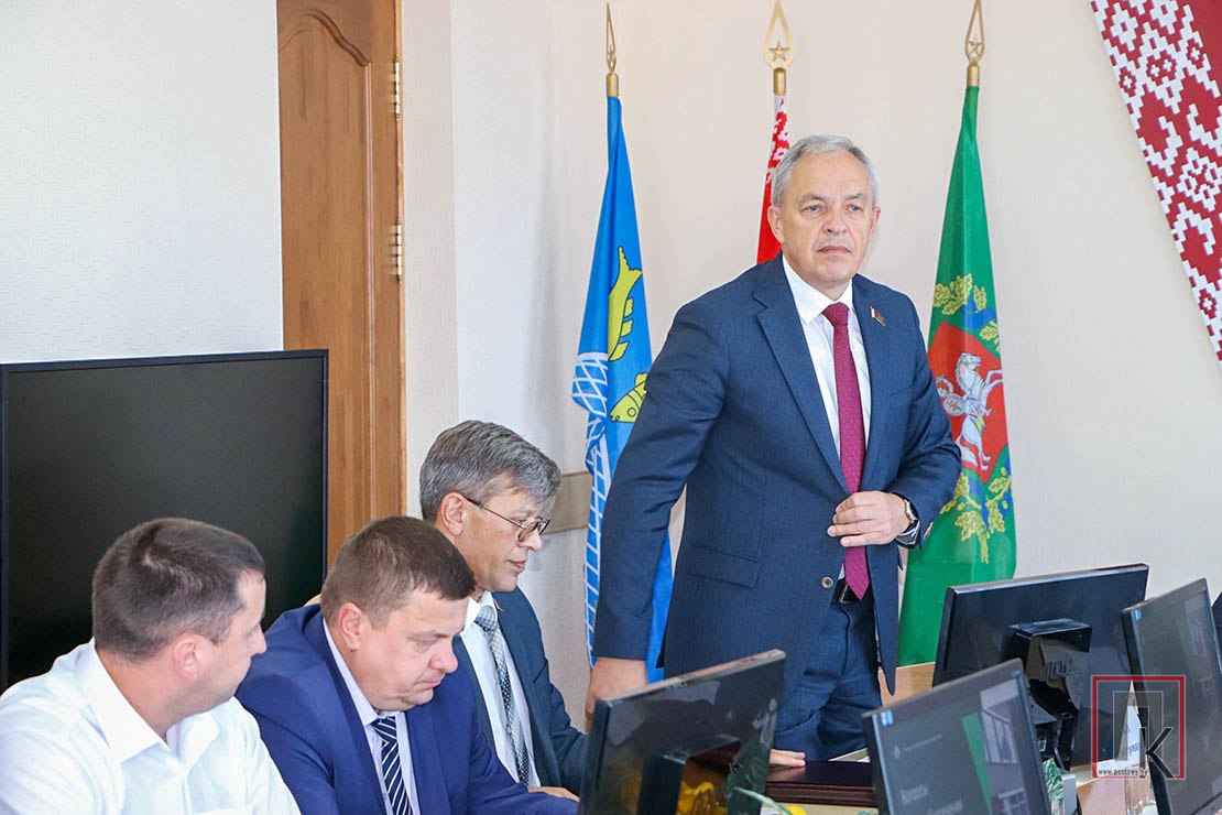 ФОТОФАКТ: Игорь Сергеенко принял участие в открытом заседании Поставского районного исполнительного комитета