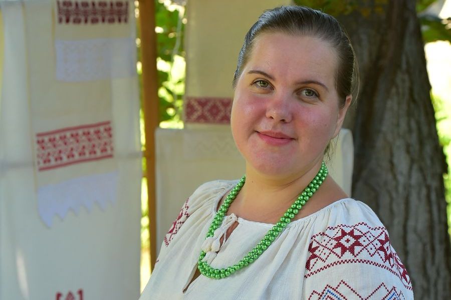 Толочинская вышивальщица Мария Григорьева восстанавливает местные орнаменты