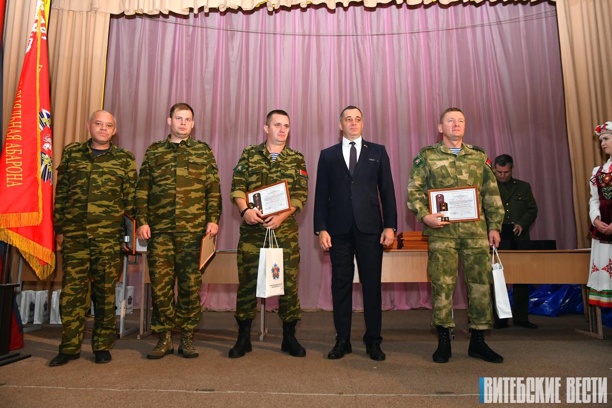 Фотофакт: В Витебске состоялись торжественные проводы военнообязанных