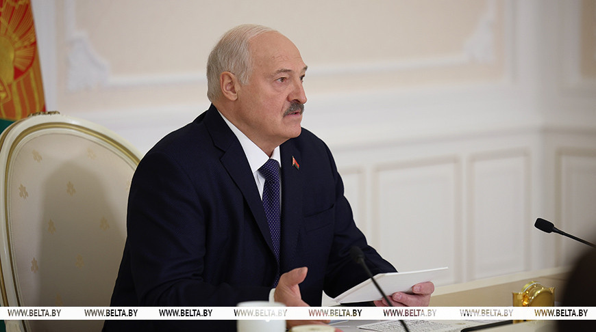Лукашенко обозначил важность оснащения войск современным вооружением для решения задач обороны