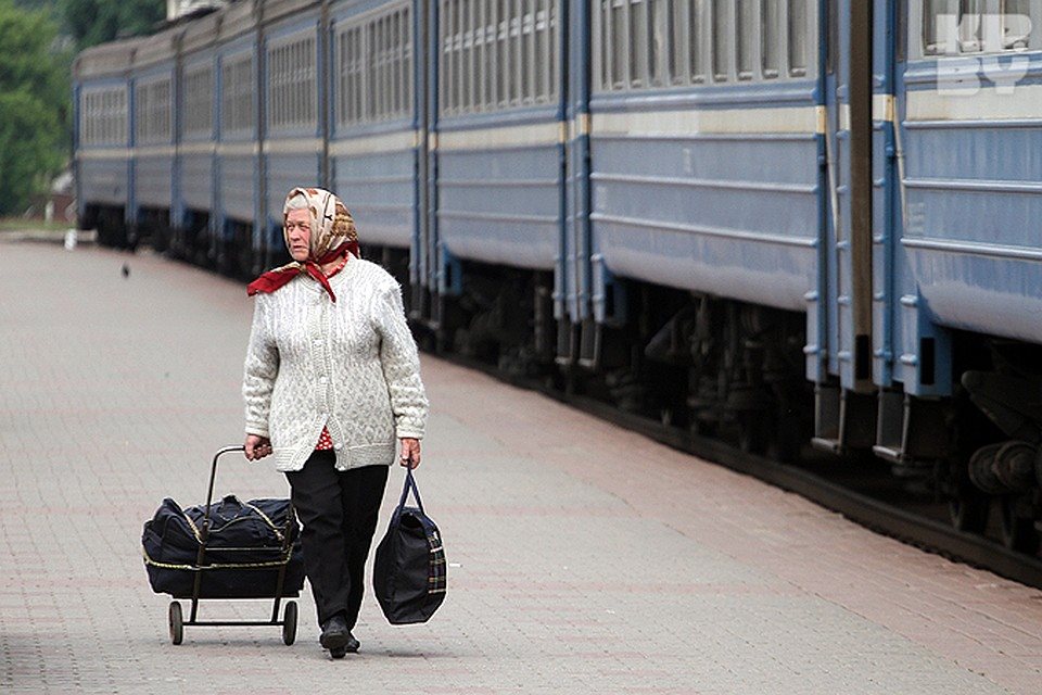 Пенсионерам с 1 мая предоставляется 50%-ая скидка на проезд в электричках