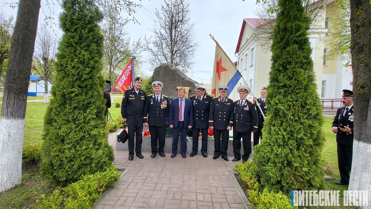 Ветераны военно-морского флота и действующие моряки Беларуси и России почтили память Александра Казарского